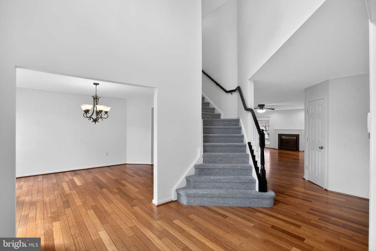 28 Basalt Dr - Photo 3 of 19