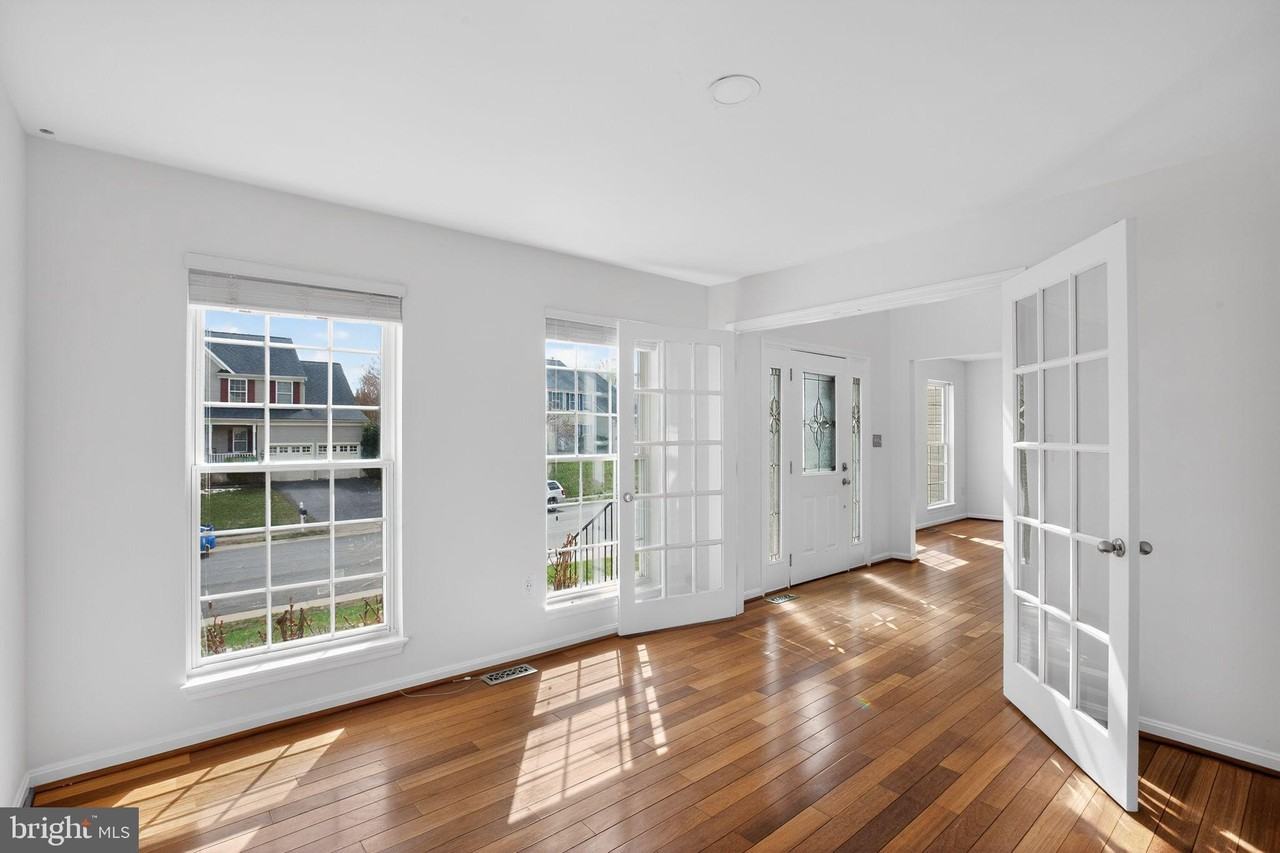 28 Basalt Dr - Photo 4 of 19