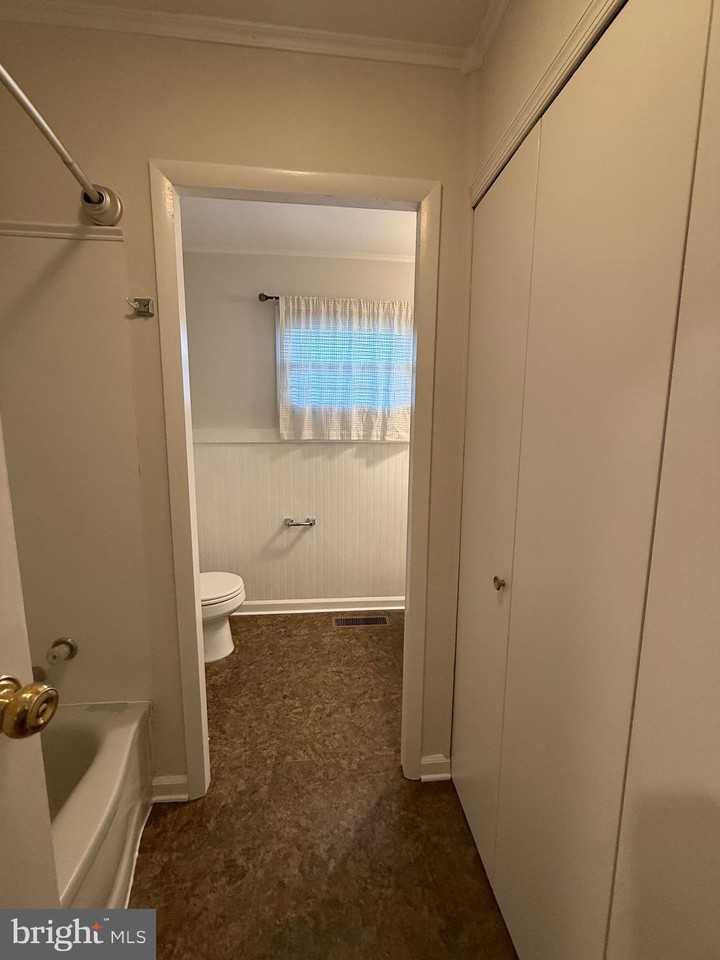 1118 Circle Dr - Photo 5 of 23