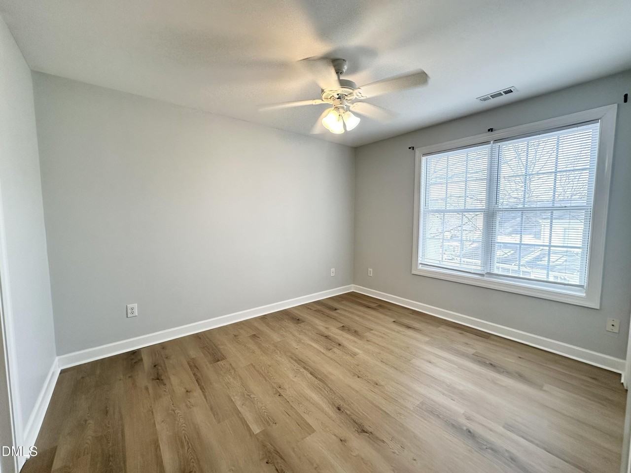 2604 Sterling Park Dr - Photo 4 of 22