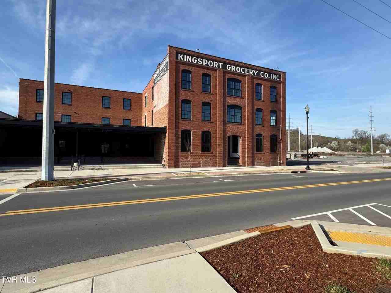453 E Main St #600