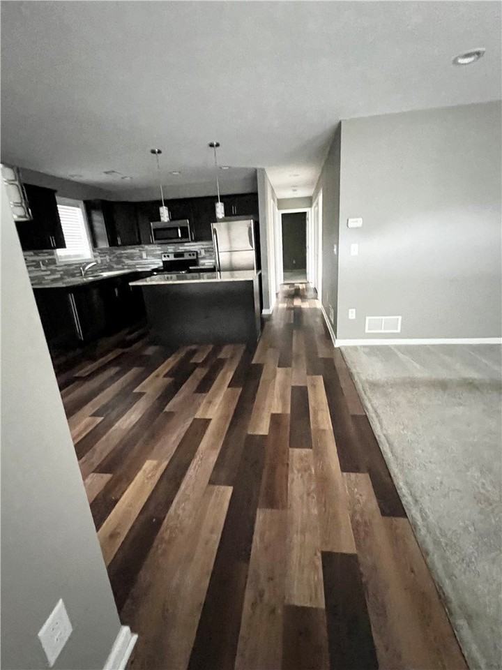 917 Market St #1 - Photo 3 of 22