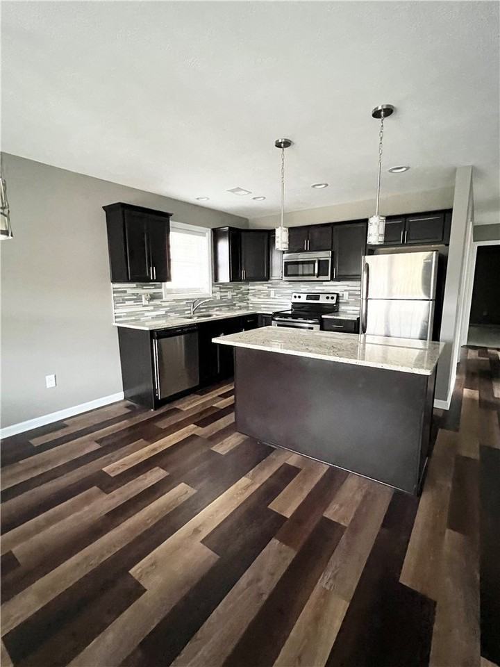 917 Market St #1 - Photo 7 of 22