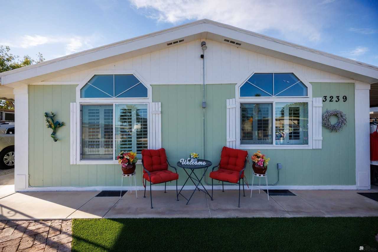 13239 E 49th Dr - Photo 4 of 28