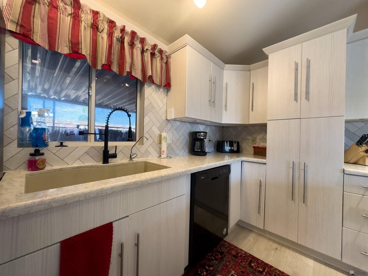 13239 E 49th Dr - Photo 6 of 28