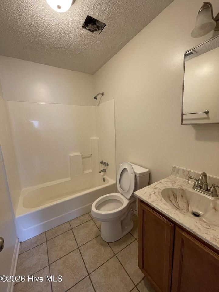 214 Cordell Cir - Photo 7 of 10