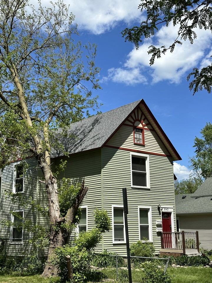 643 Hawthorne St Ne Unit 2 #NA - Photo 2 of 9