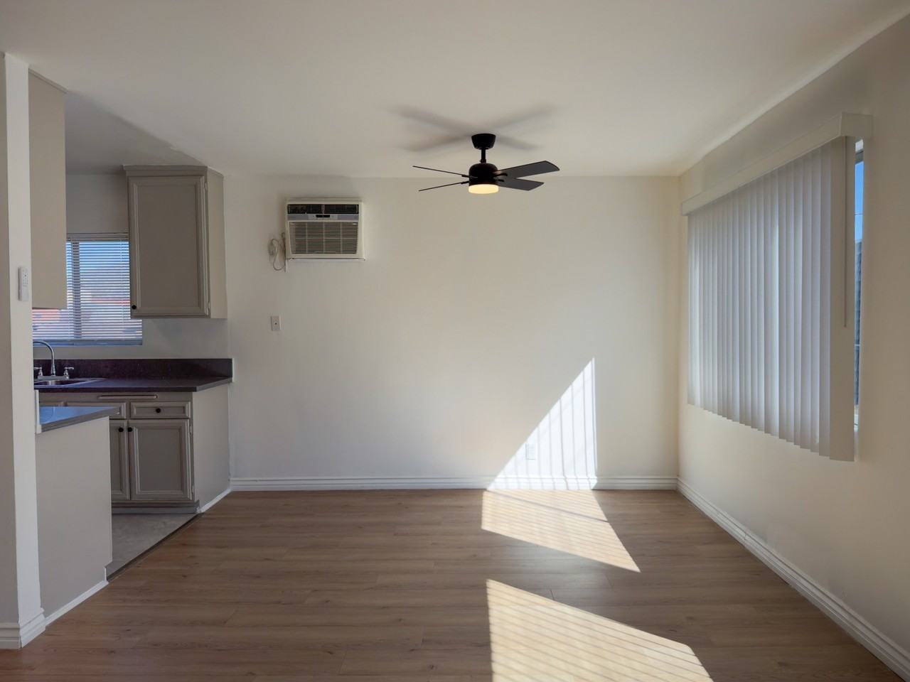 220 N Cedar St #F - Photo 5 of 21