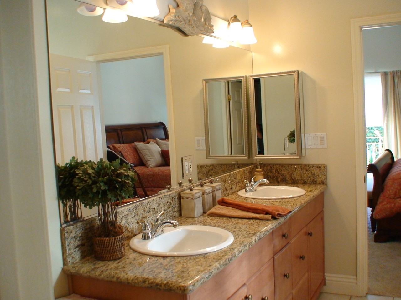 14320 Hortense St #1 - Photo 3 of 10