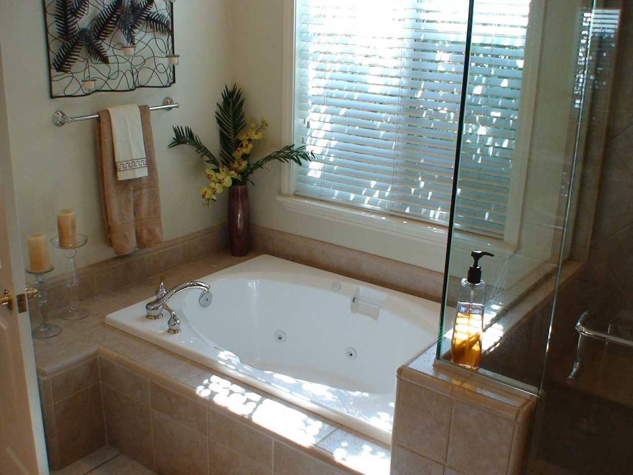 14320 Hortense St #1 - Photo 4 of 10