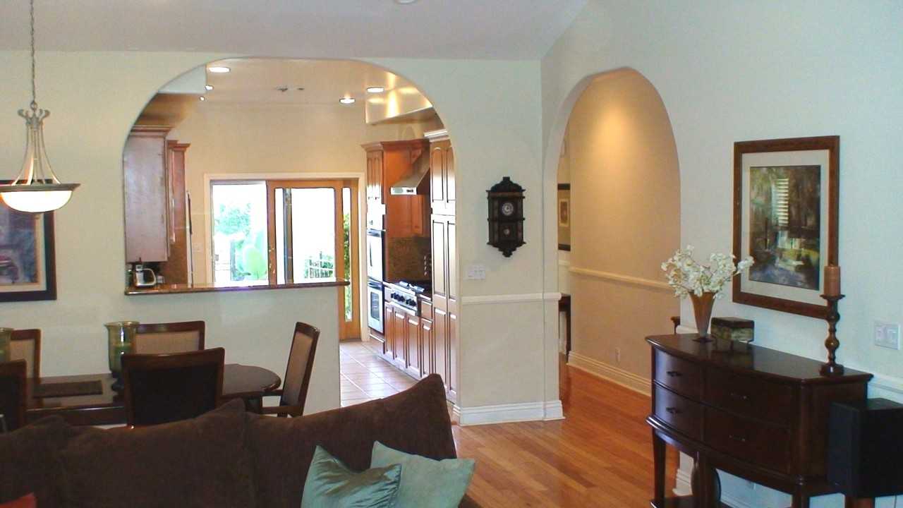 14320 Hortense St #1 - Photo 6 of 10