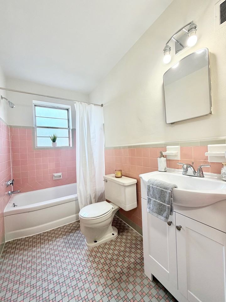 7176 Jamieson Ave #1E - Photo 7 of 8