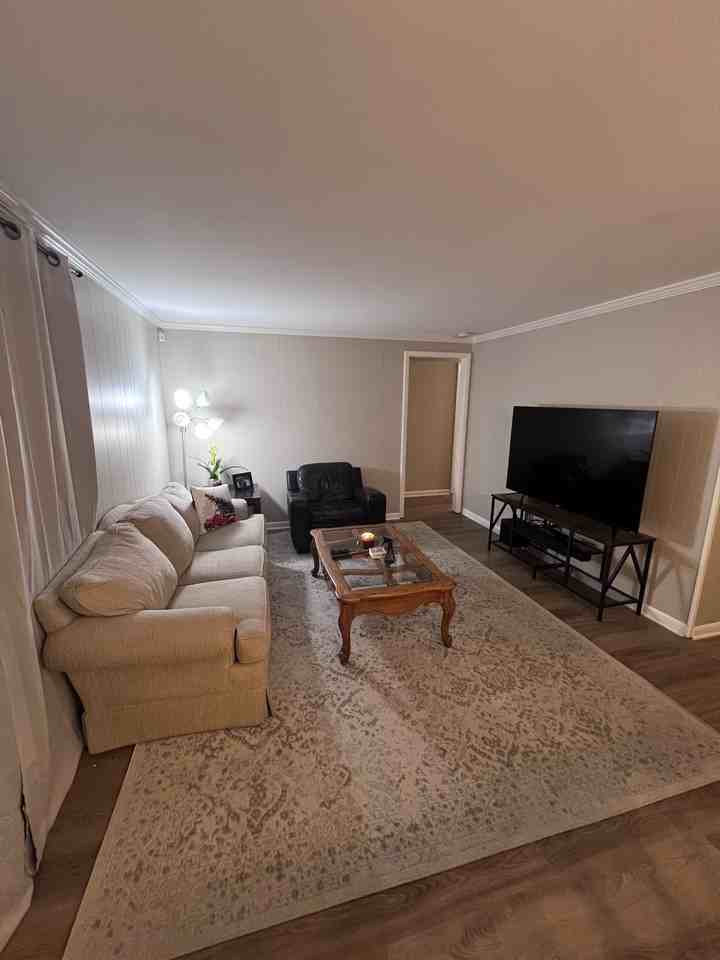 1147 Darby Ln #NA - Photo 4 of 12