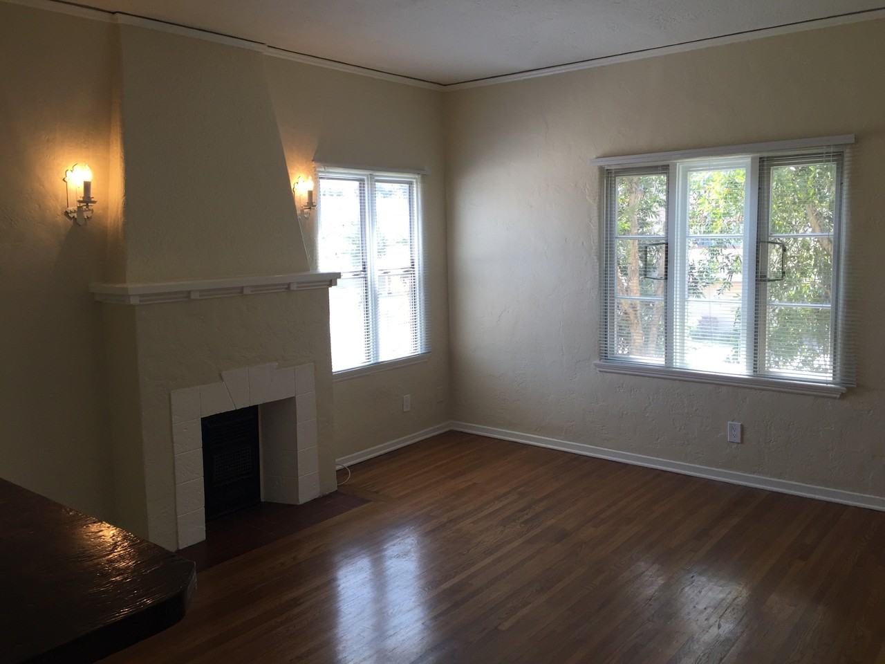 774 Redondo Ave #9 - Photo 3 of 6