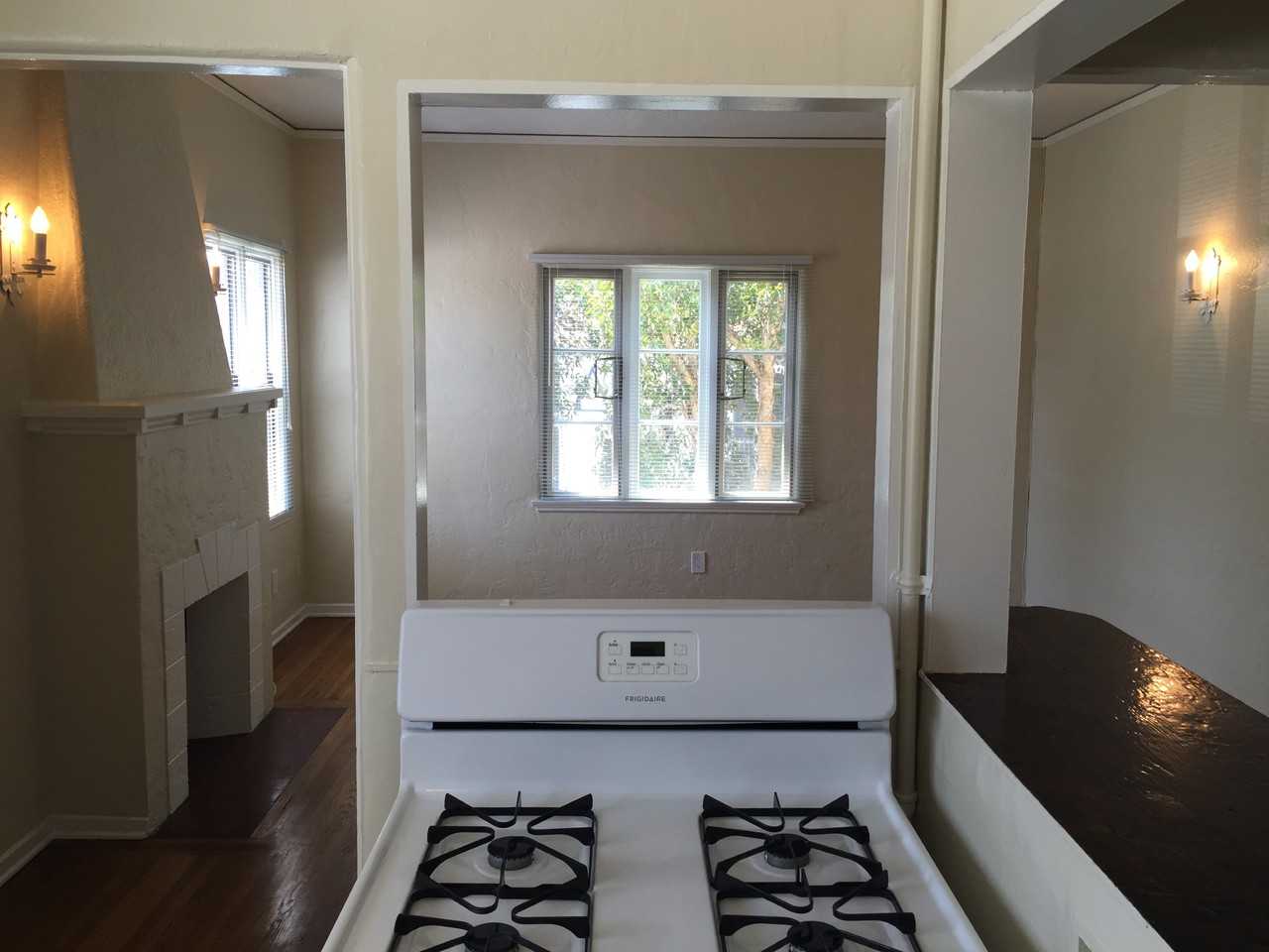 774 Redondo Ave #9 - Photo 5 of 6