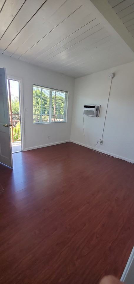 6107 1/2 Piedmont Ave #4 - Photo 2 of 9