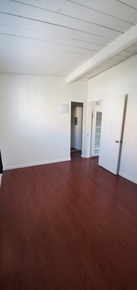 6107 1/2 Piedmont Ave #4 - Photo 4 of 9