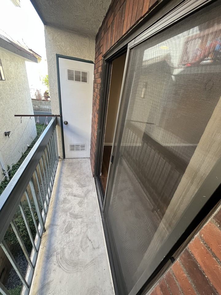 615 Raleigh St #103 - Photo 4 of 15