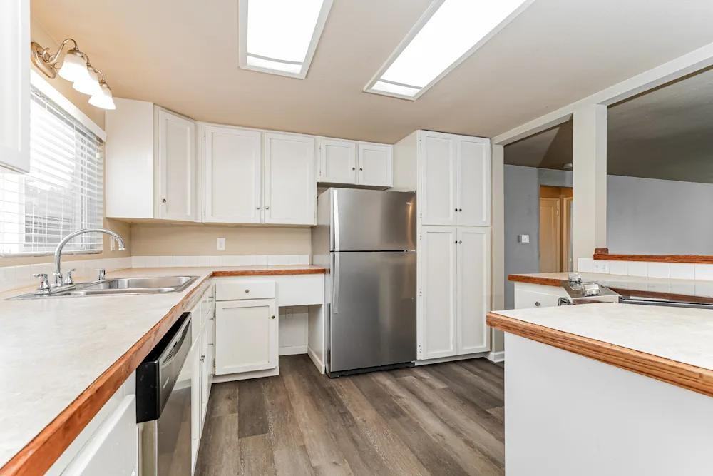 2515 Locust Ave W #NA - Photo 5 of 6