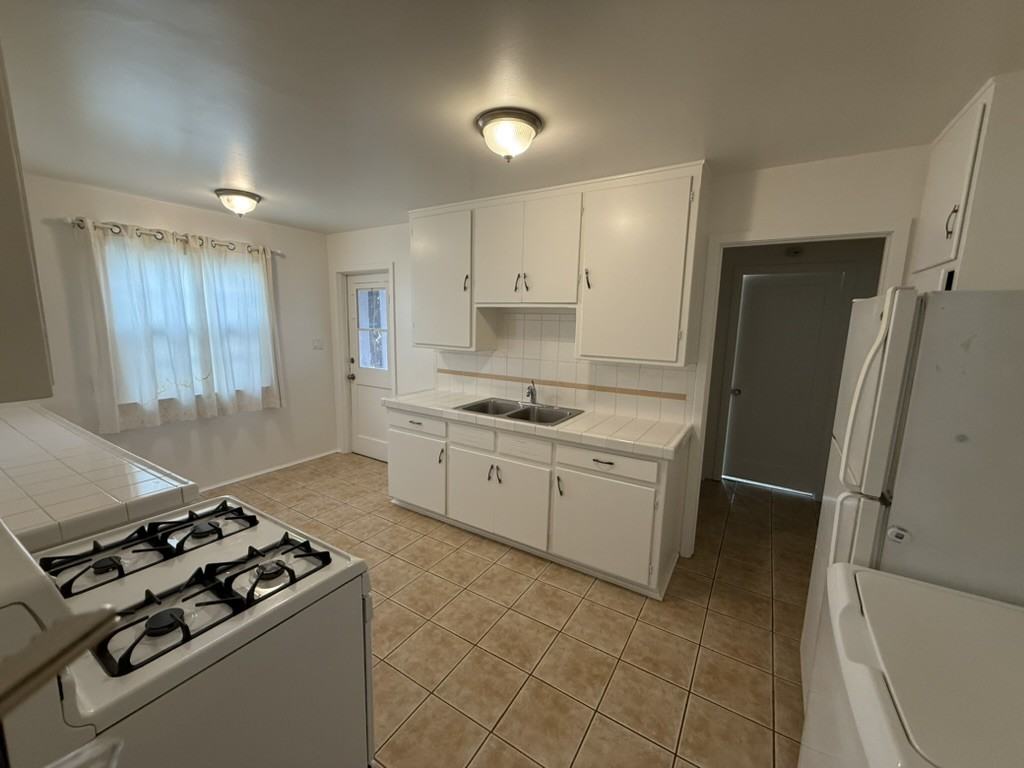 78 Oak St #78 - Photo 3 of 16