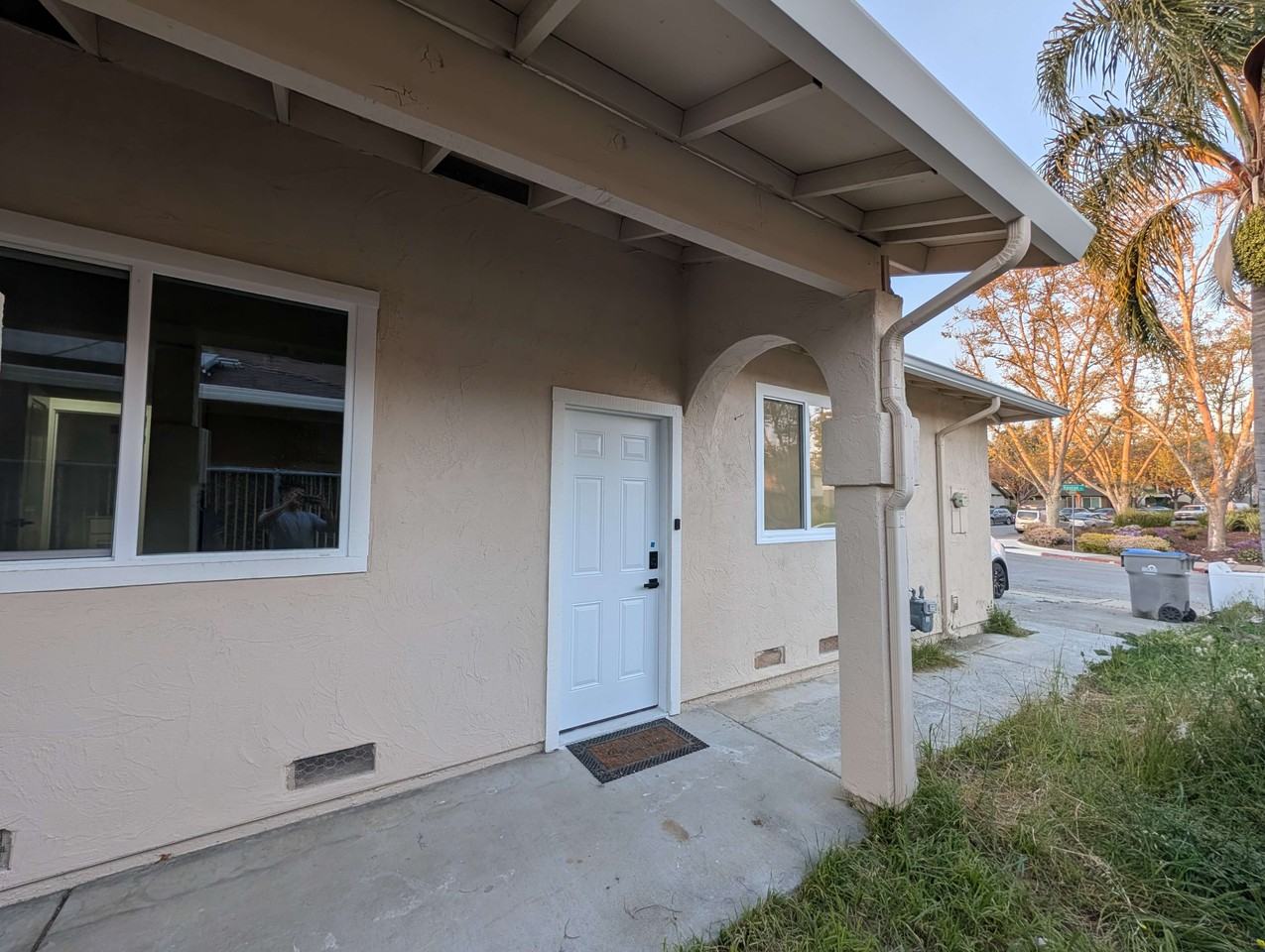 633 Easton Dr #NA - Photo 2 of 30