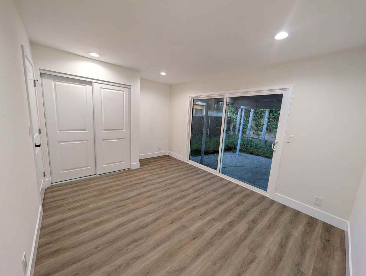 633 Easton Dr #NA - Photo 2 of 16