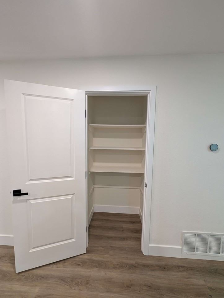 633 Easton Dr #NA - Photo 6 of 16