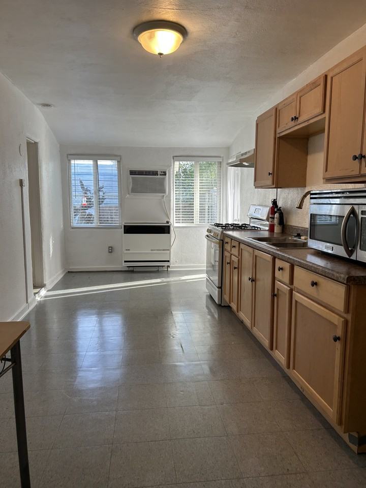 33141 Case St #C - Photo 3 of 14