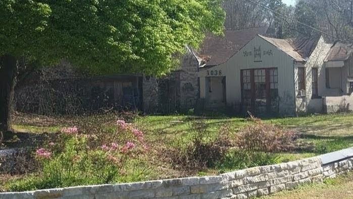 1038 Glen Grattan Dr #C - Photo 3 of 24