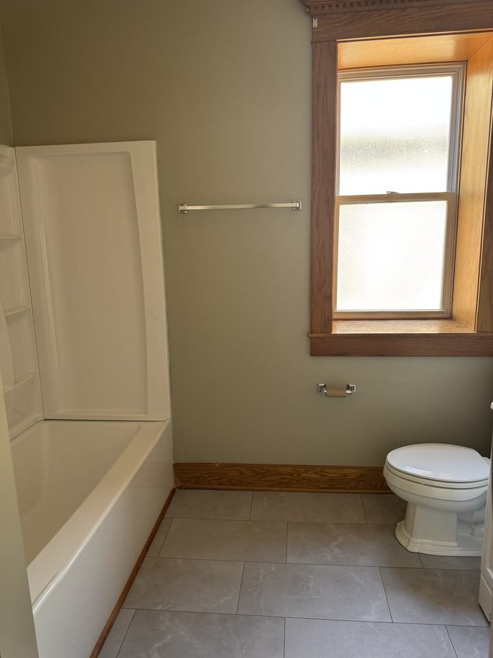 504 Bellefontaine Ave #2 - Photo 7 of 14