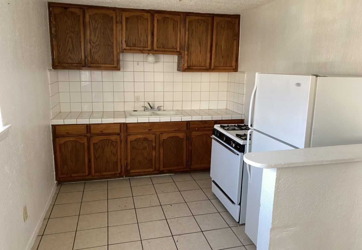 106 Avenue H #10 - Photo 3 of 7