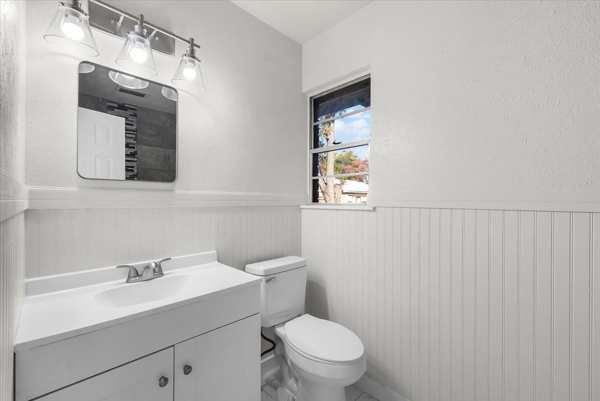 1204 John Reagan St #NA - Photo 7 of 37