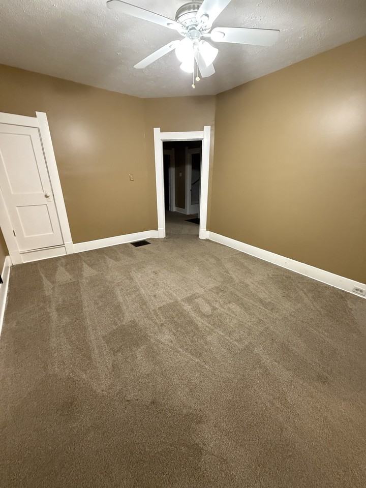 644 S 40th St #NA - Photo 6 of 24