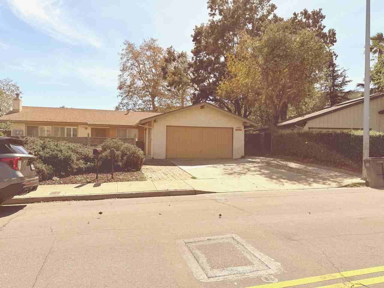 1561 Royal Way #NA - Photo 2 of 13