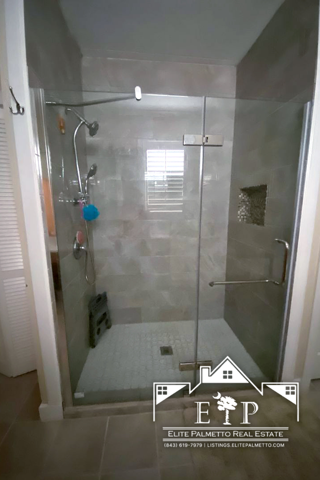 4201 Meadowbrook Ct - Photo 5 of 23