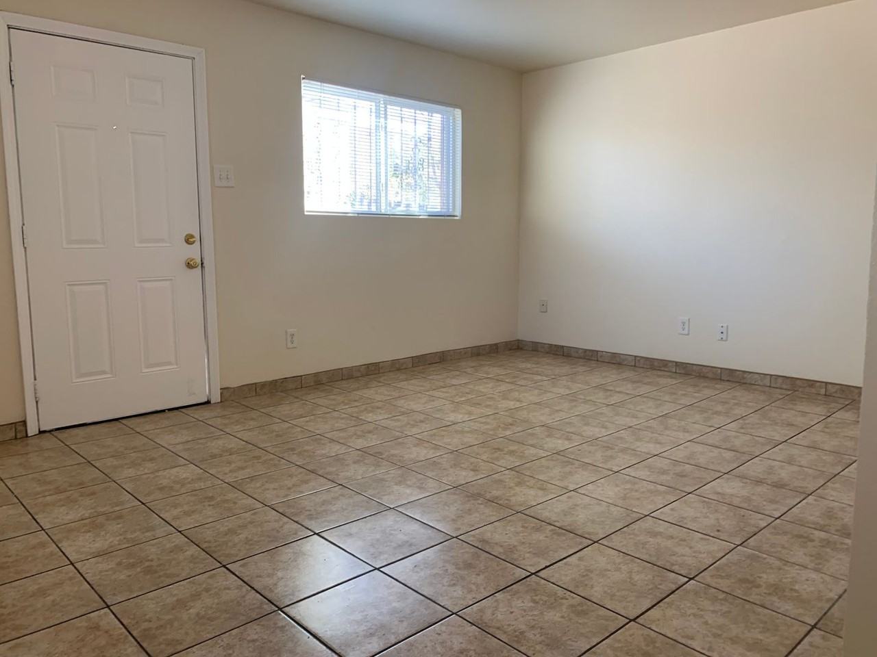 631 Chama St SE - Photo 5 of 20