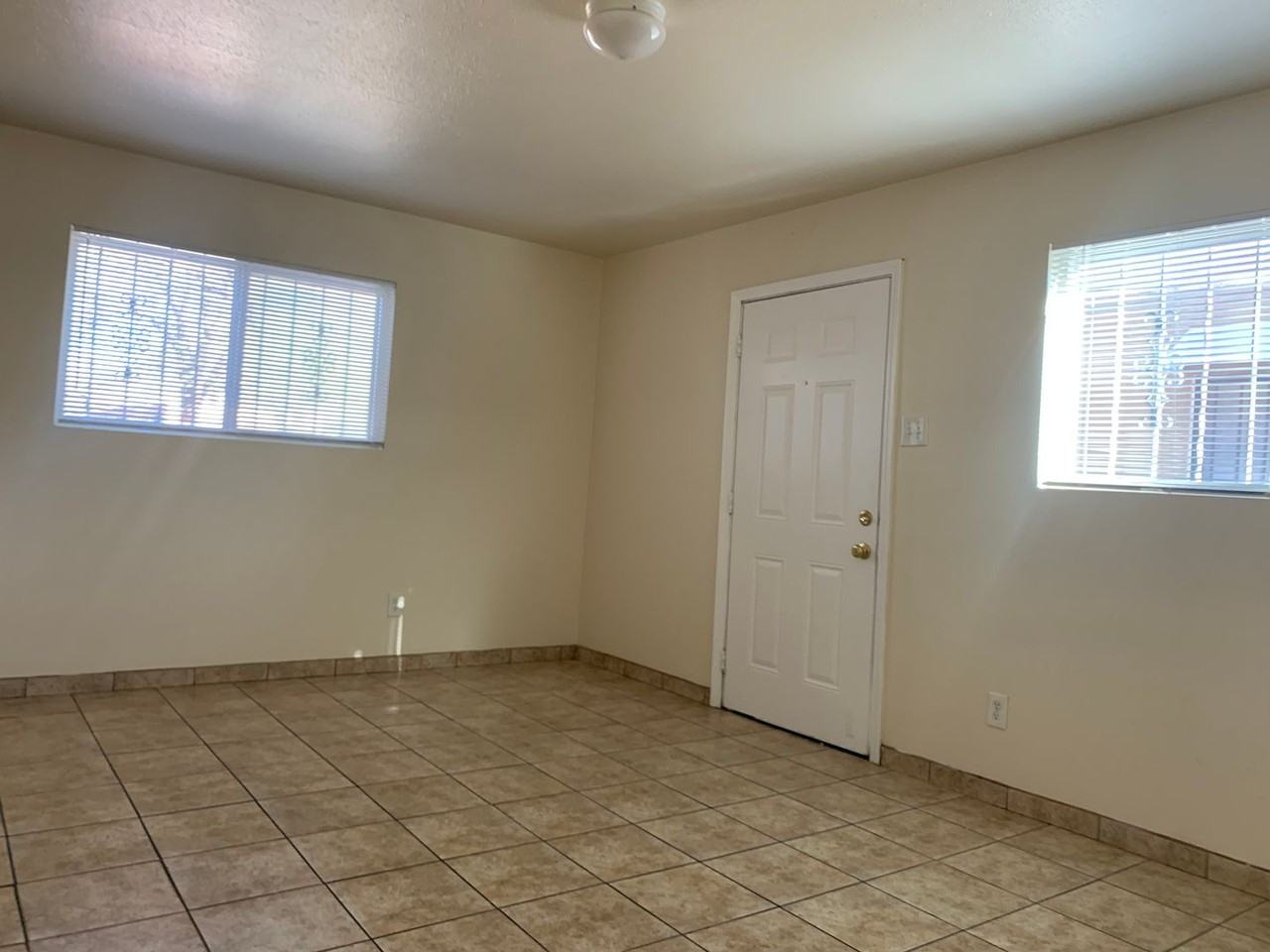 631 Chama St SE - Photo 4 of 20