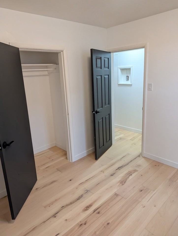 8210 101 St Nw - Photo 7 of 13