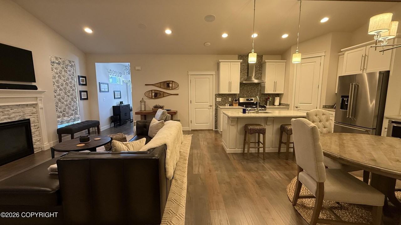 7908 Gate Creek Dr - Photo 3 of 18