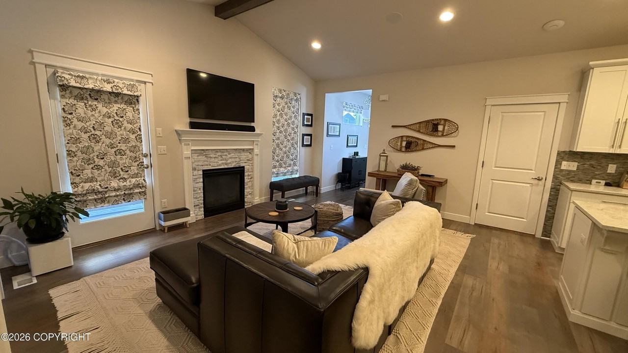 7908 Gate Creek Dr - Photo 4 of 18