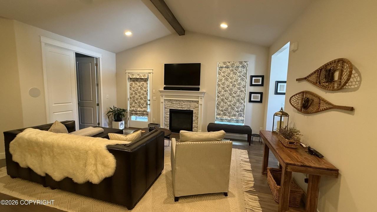 7908 Gate Creek Dr - Photo 5 of 18