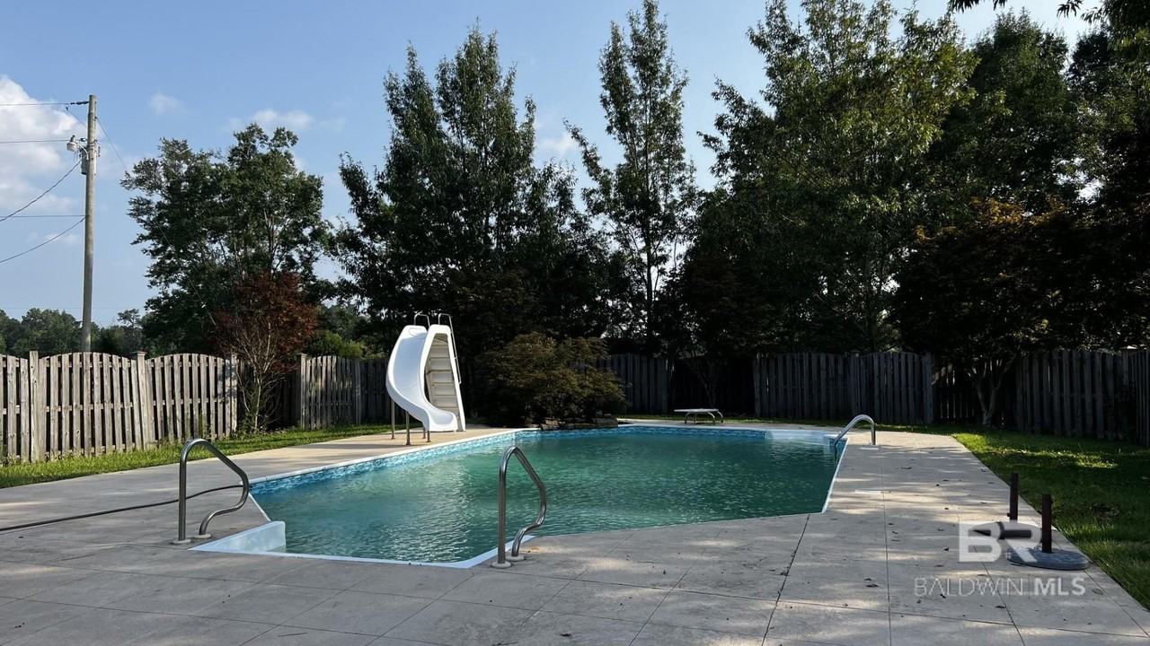 35405 Pine Rd S - Photo 2 of 29