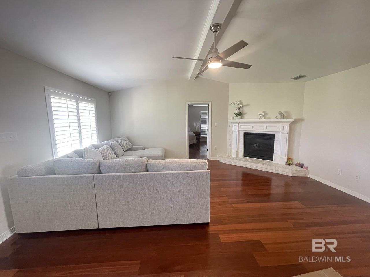 35405 Pine Rd S - Photo 3 of 29