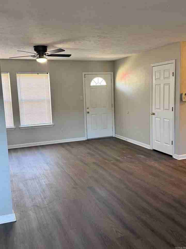 14166 Joan Dr - Photo 3 of 11