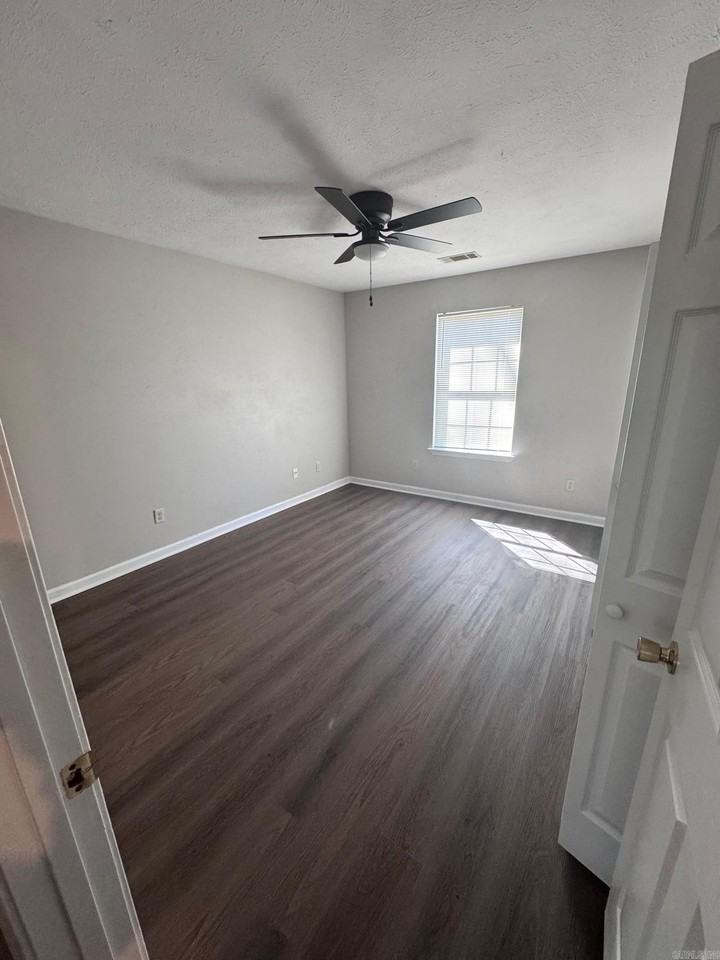 14166 Joan Dr - Photo 5 of 11