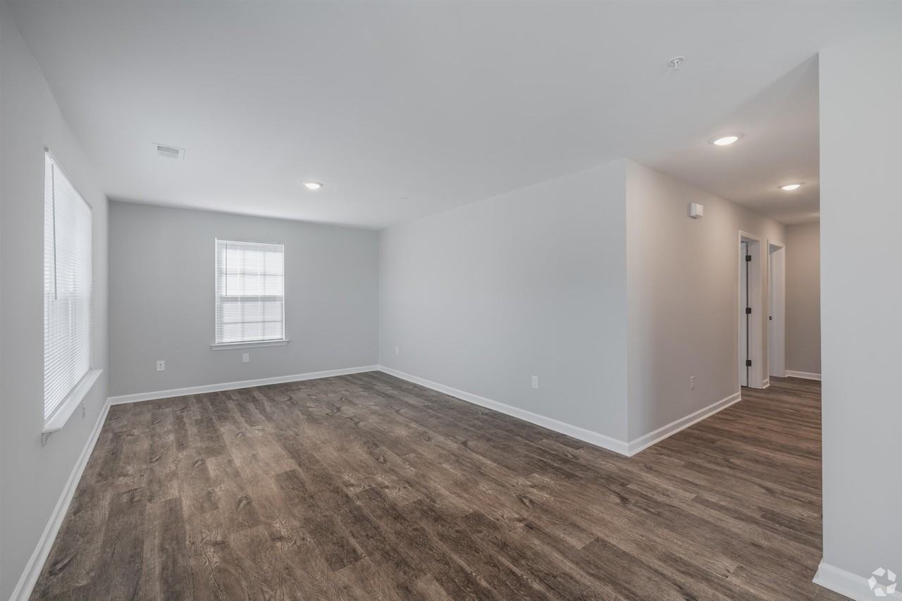 612 High River Dr - Photo 3 of 9