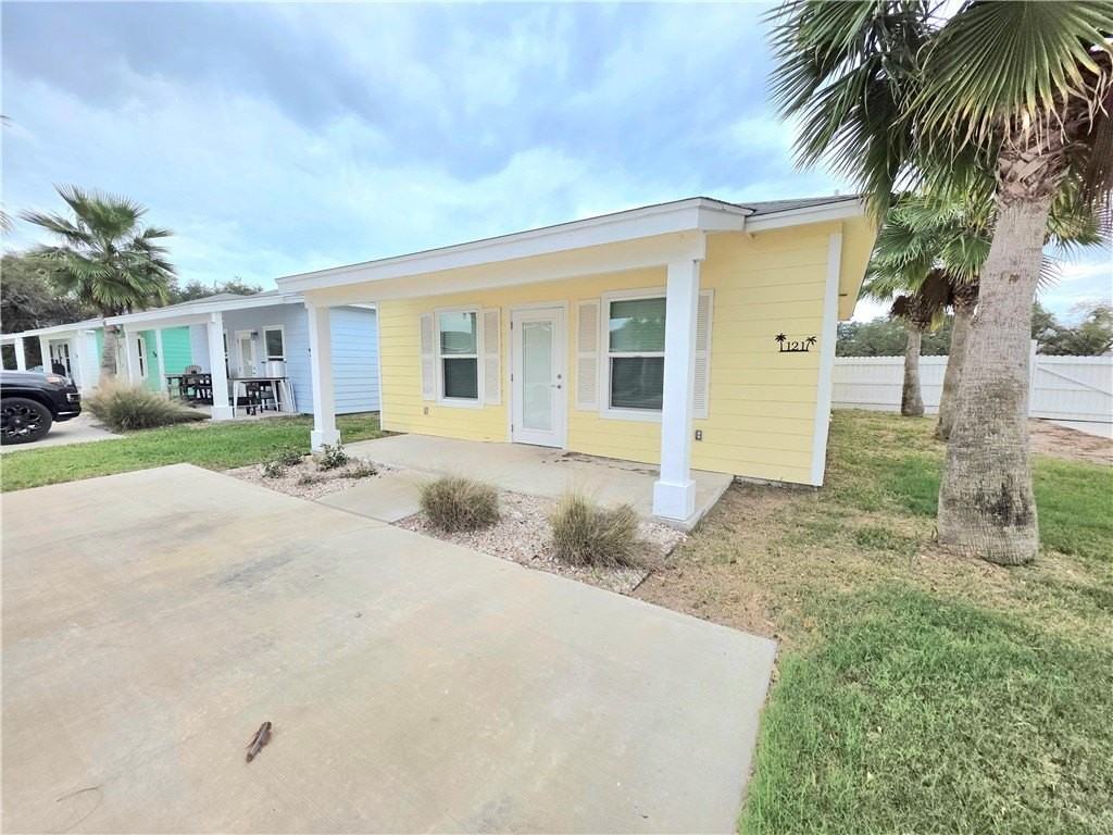 121 Mirage Ln - Photo 2 of 9