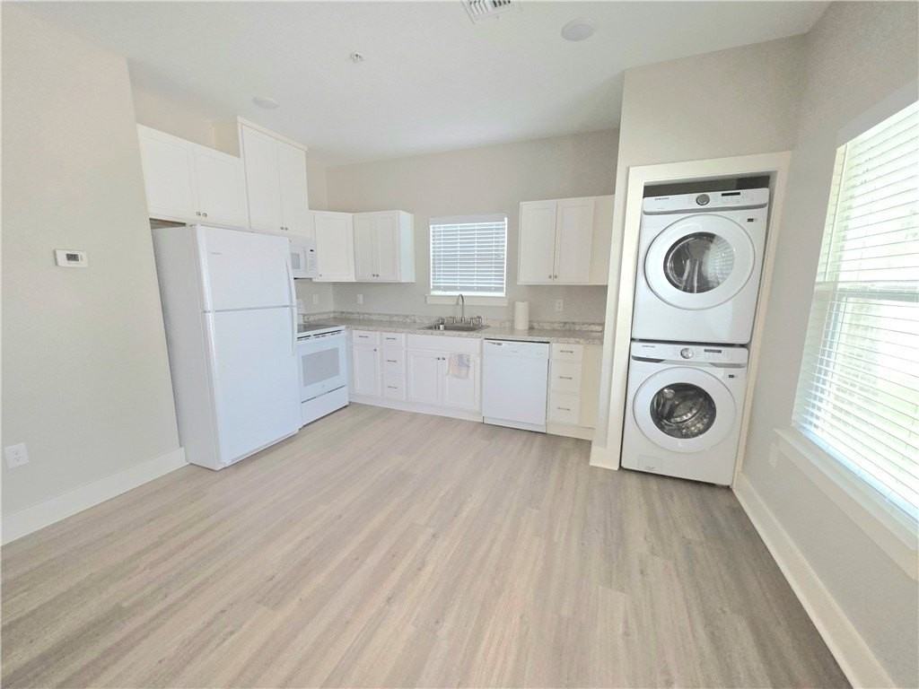 121 Mirage Ln - Photo 4 of 9