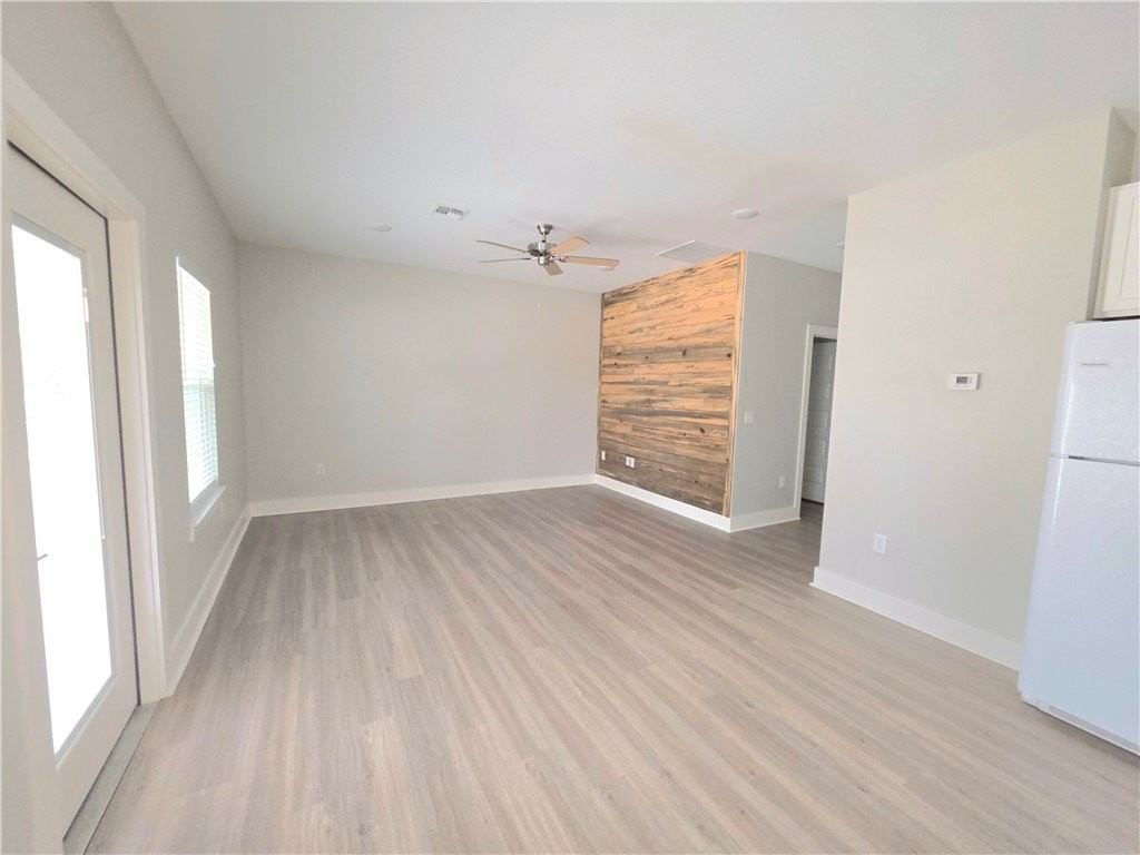 121 Mirage Ln - Photo 5 of 9