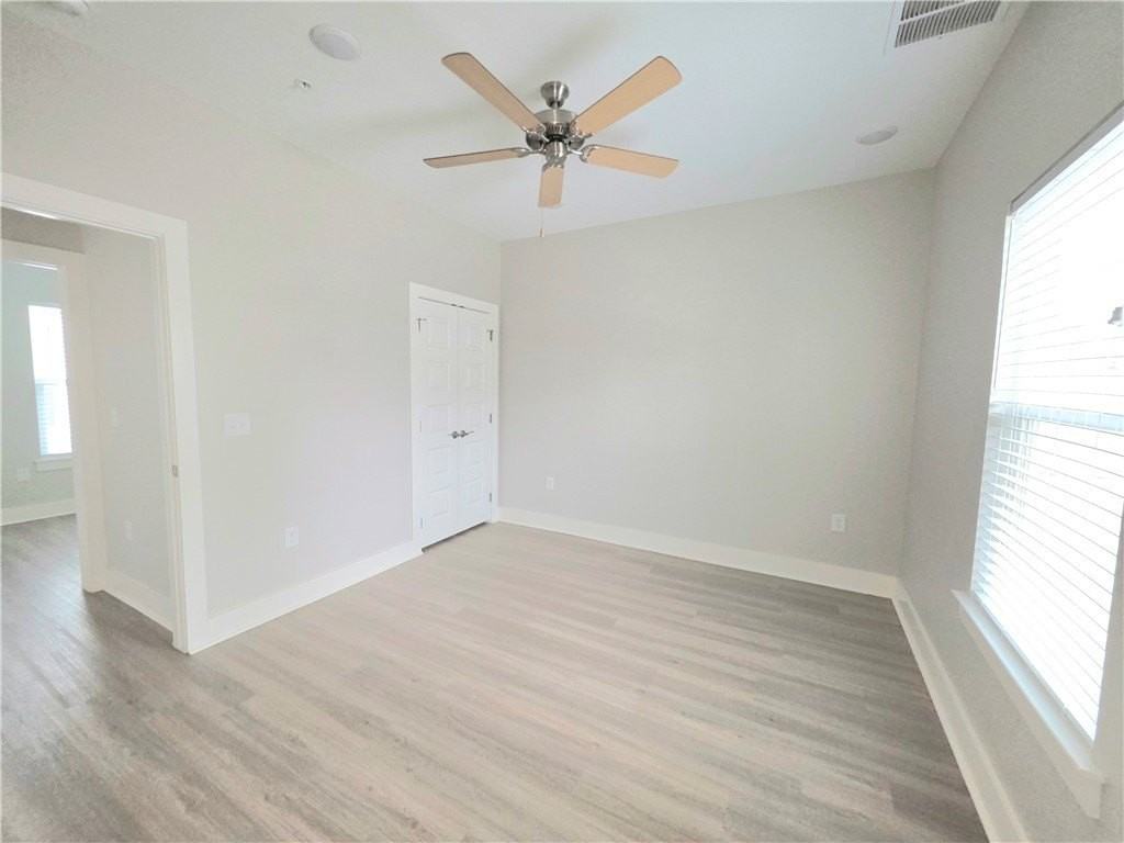 121 Mirage Ln - Photo 6 of 9